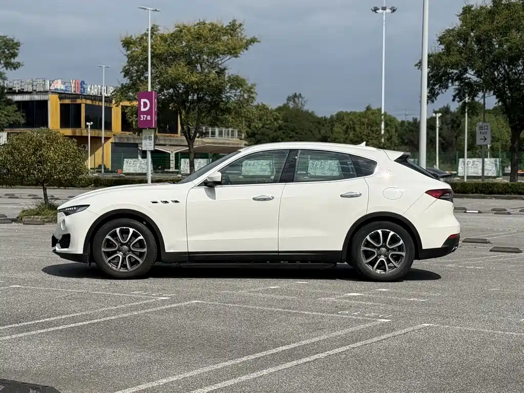 Maserati Levante — миниатюра 4