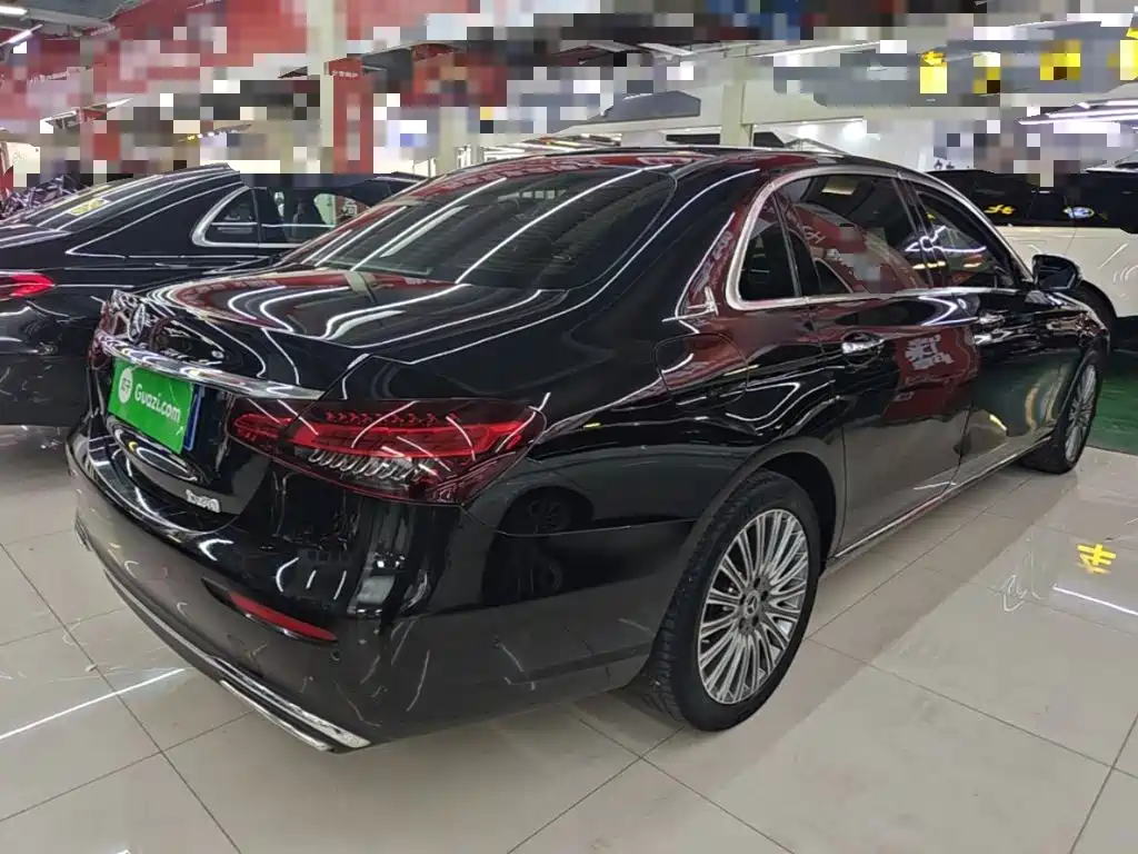 Mercedes-Benz E-Class — миниатюра 7