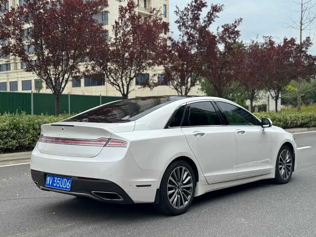 Lincoln MKZ — миниатюра 16