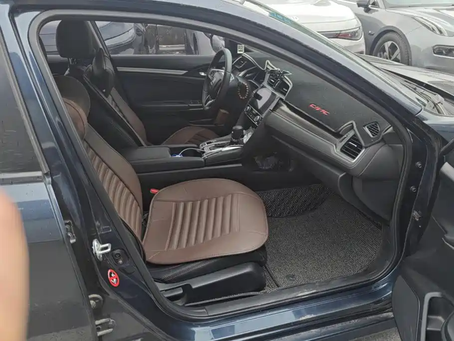 Honda Civic — миниатюра 8