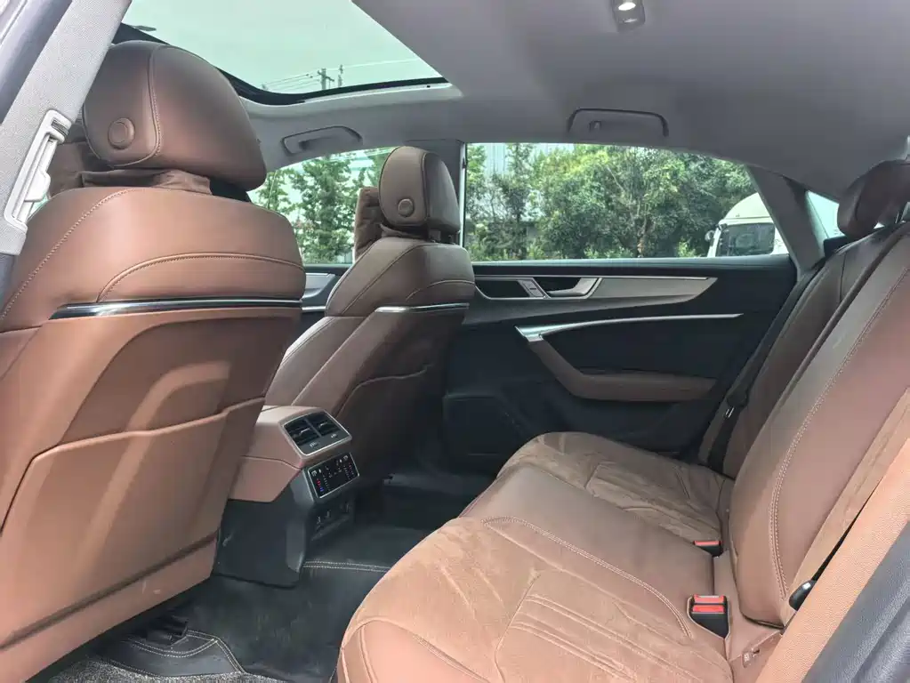 Audi A7L — миниатюра 4