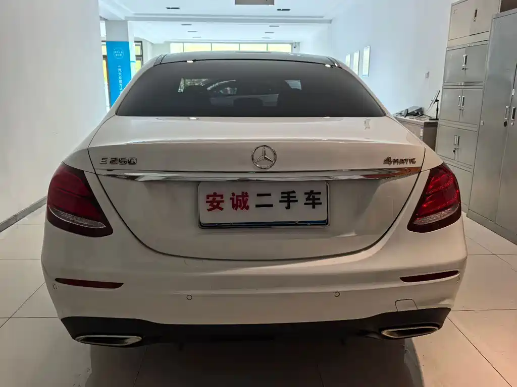 Mercedes-Benz E-Class (Import) — миниатюра 6