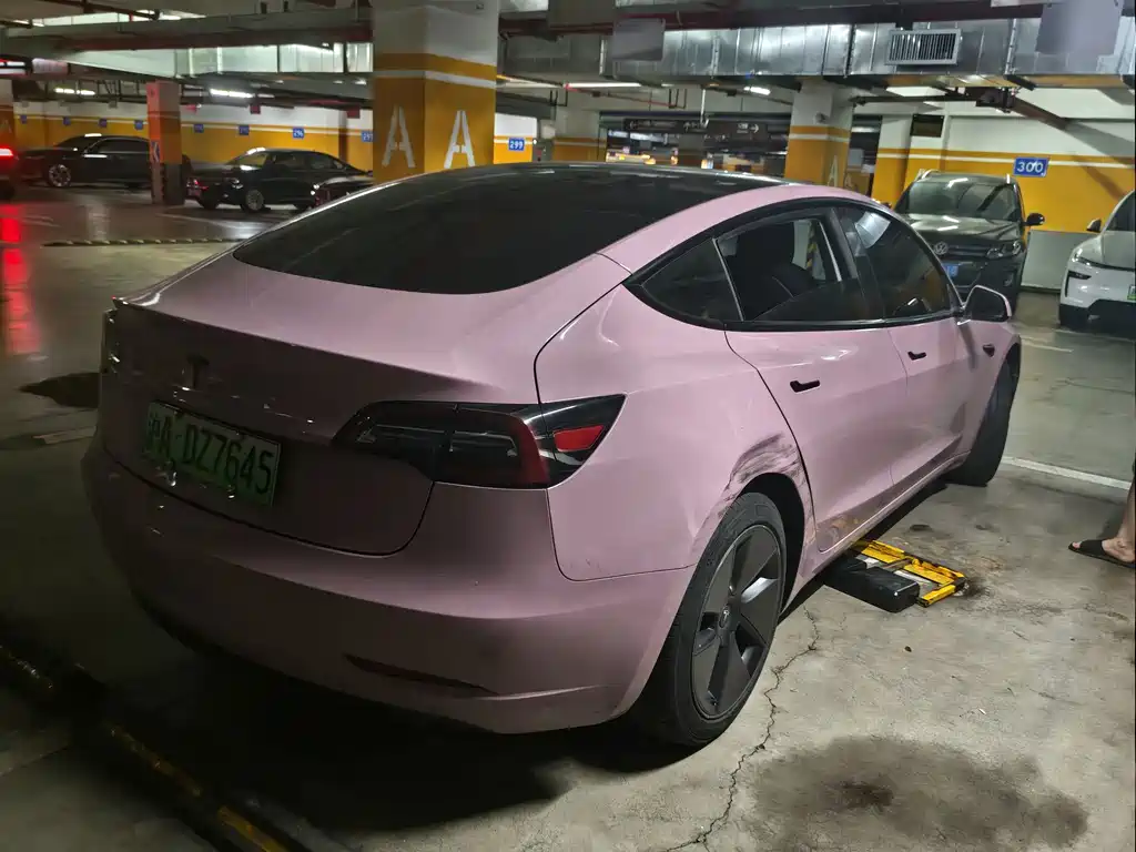 Tesla Model 3 — миниатюра 10