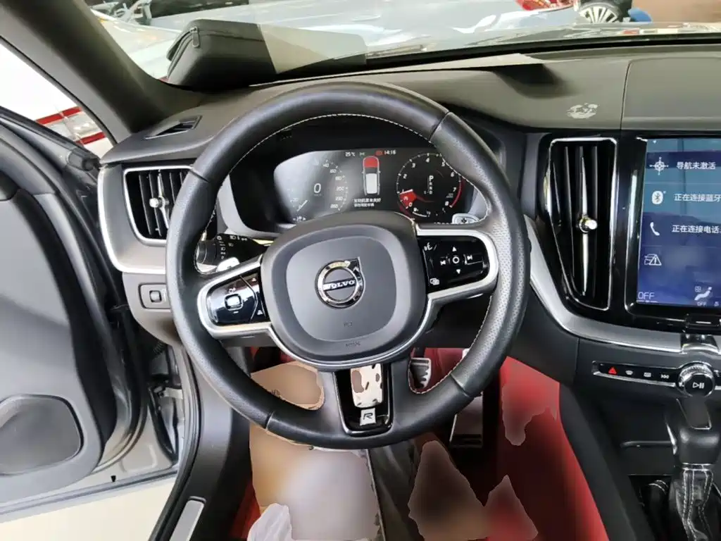 Volvo XC60 — миниатюра 11