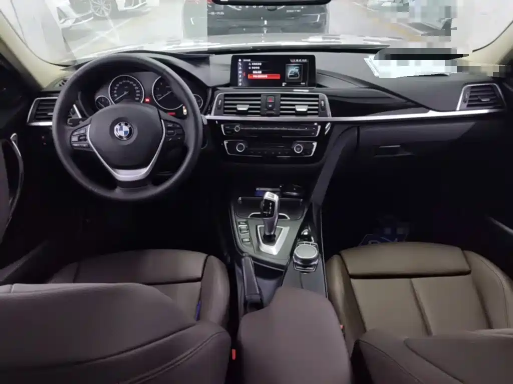 BMW 3 Series — миниатюра 10