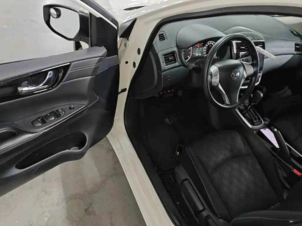 Nissan Tiida — миниатюра 16