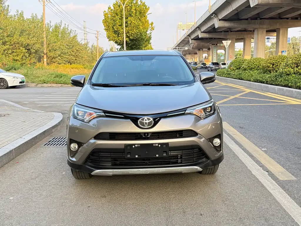 Toyota RAV4 — миниатюра 2