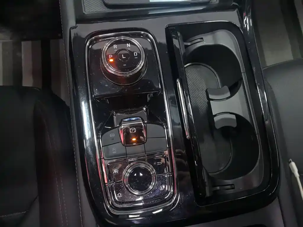 Ford Equator Sport — миниатюра 9