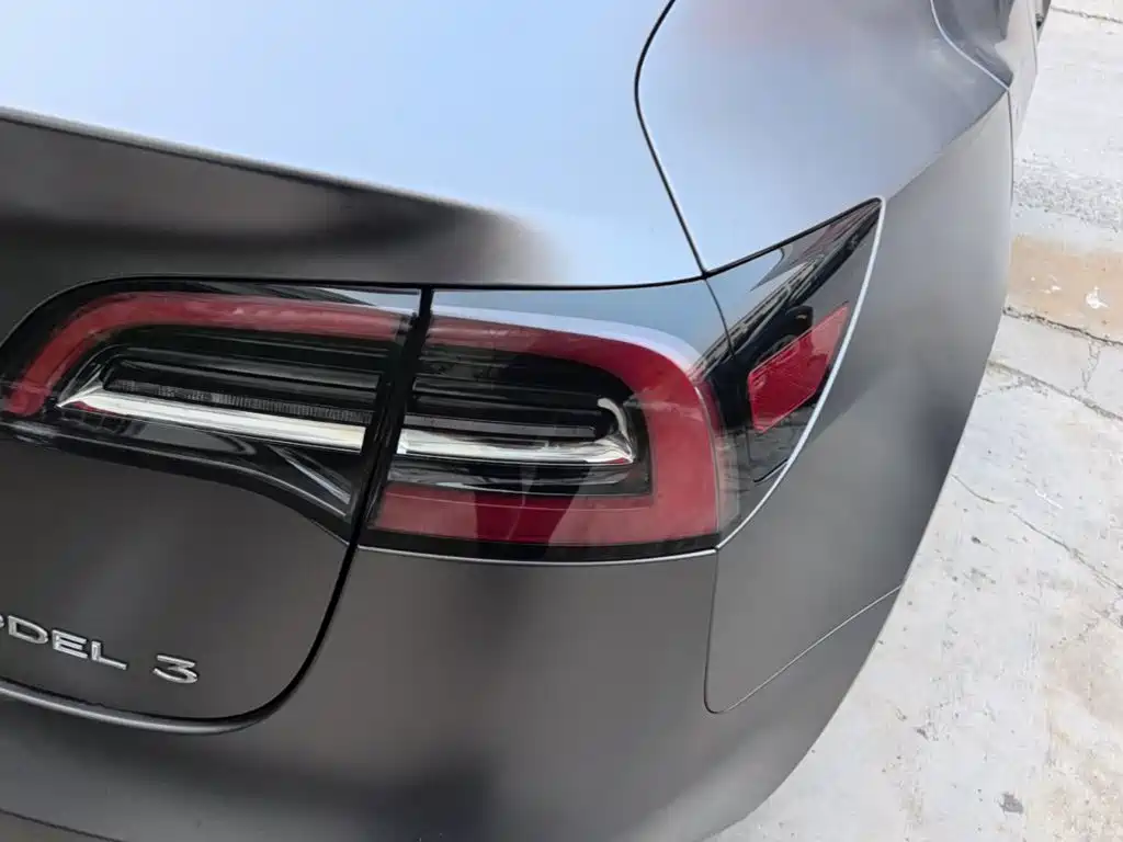 Tesla Model 3 — миниатюра 8