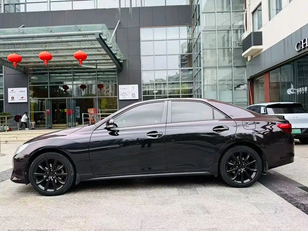 Toyota Reiz — миниатюра 7