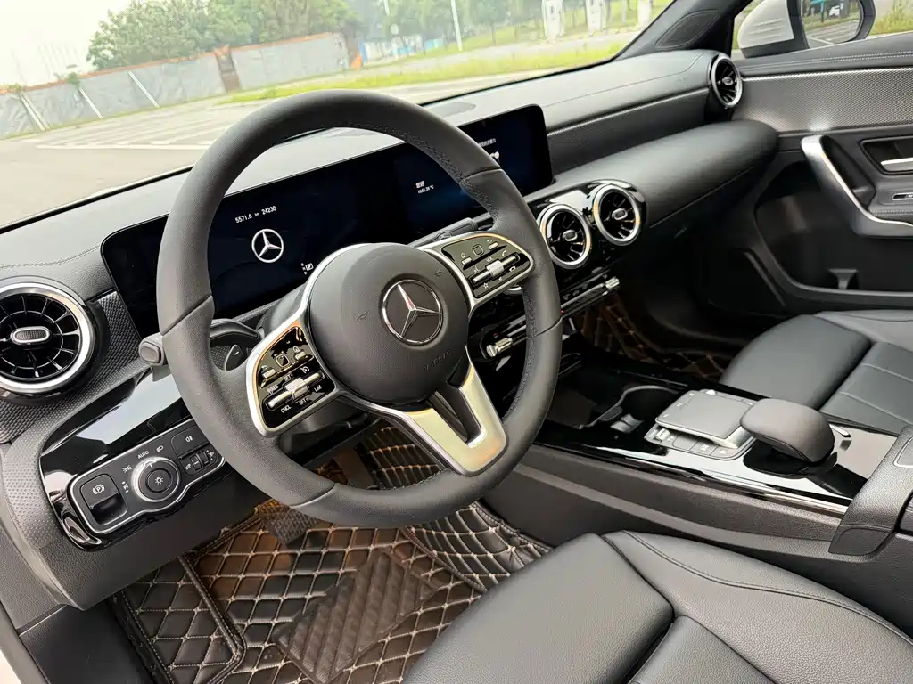 Mercedes-Benz A-Class — миниатюра 6