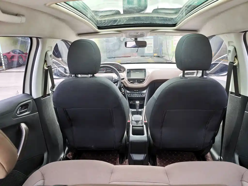 Peugeot 2008 — миниатюра 12