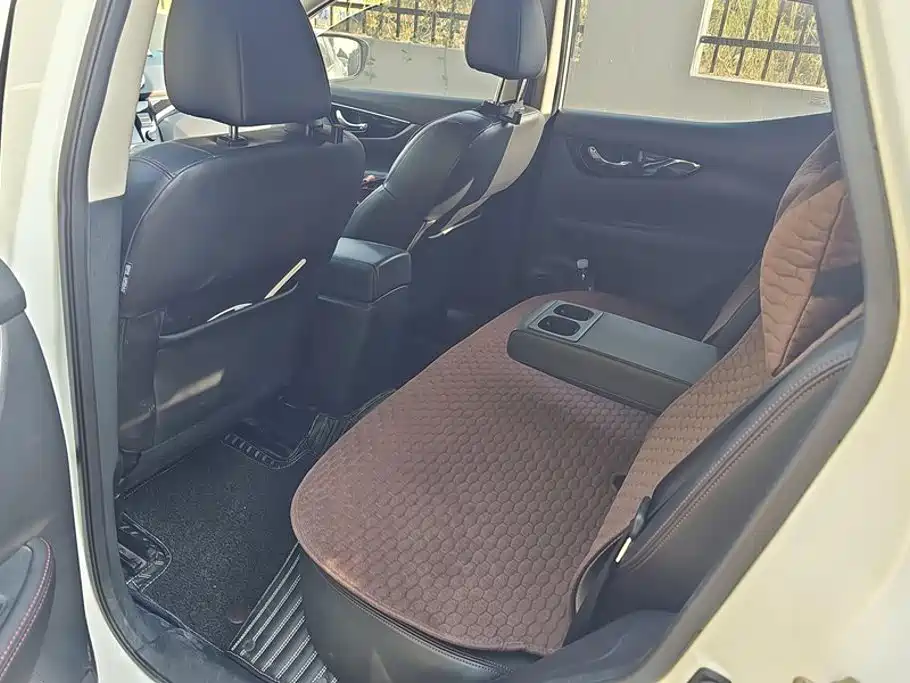 Nissan Qashqai — миниатюра 11