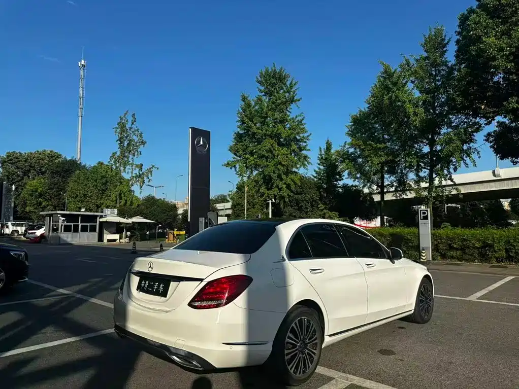 Mercedes-Benz C-Class — миниатюра 7