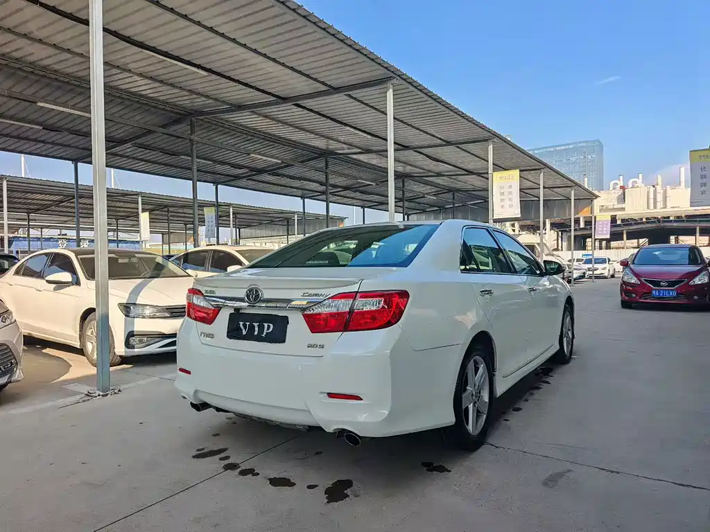 Toyota Camry — миниатюра 7