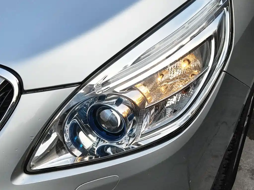 Buick GL8 — миниатюра 3