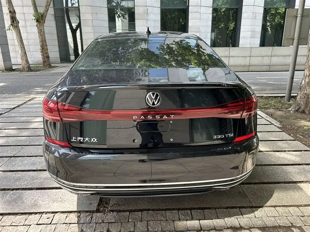 Volkswagen Passat 2022 330TSI Elite
