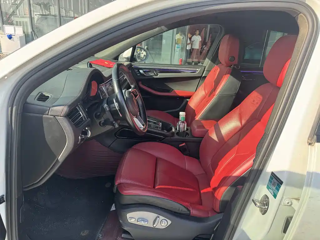 Porsche Macan — миниатюра 5
