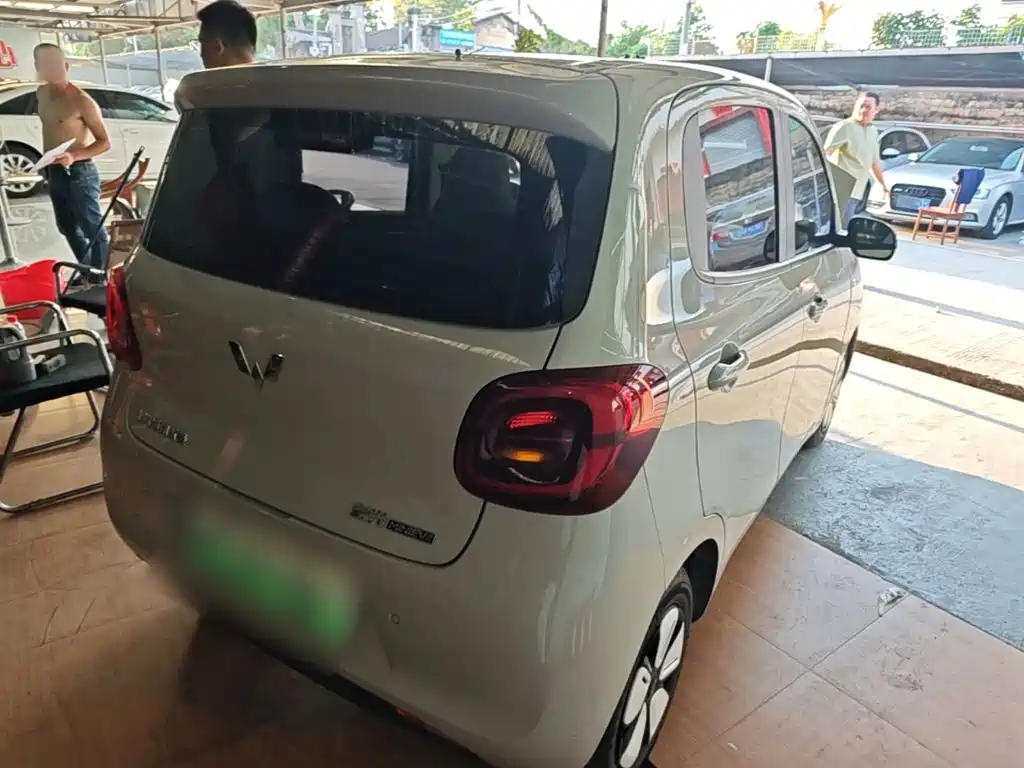 Wuling MINIEV — миниатюра 7