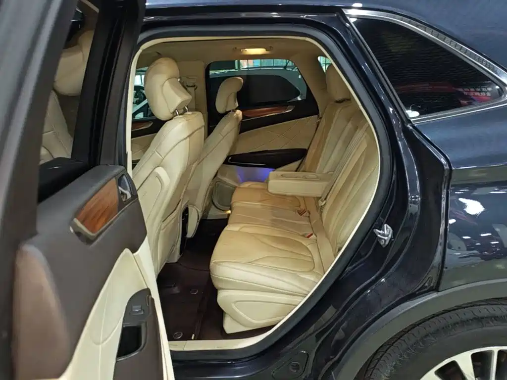 Lincoln MKC — миниатюра 17