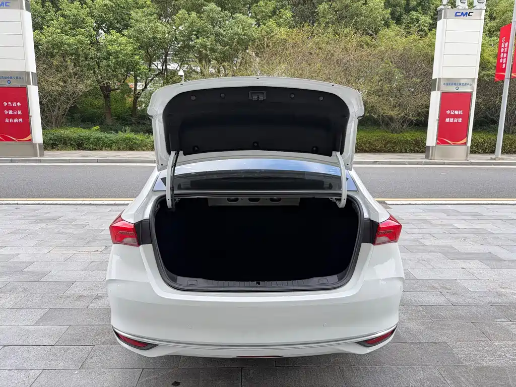 Buick Verano — миниатюра 19