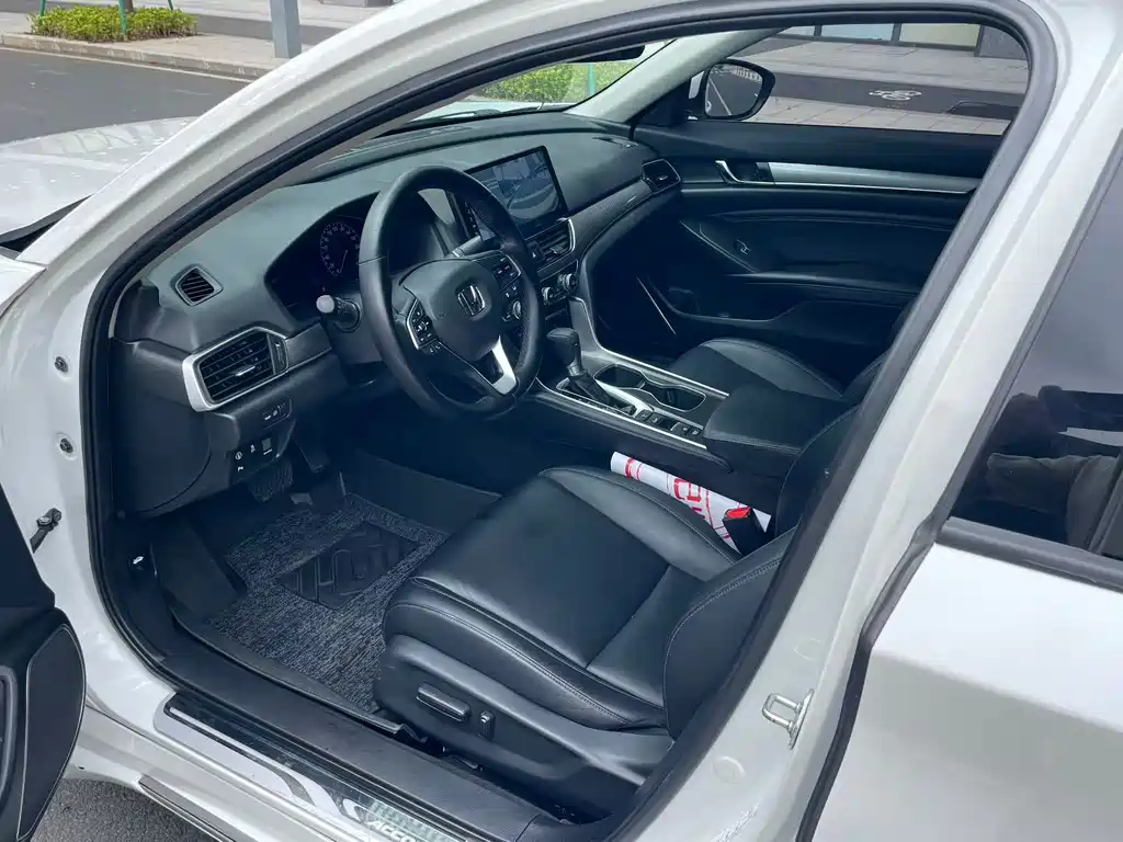 Honda Accord — миниатюра 8