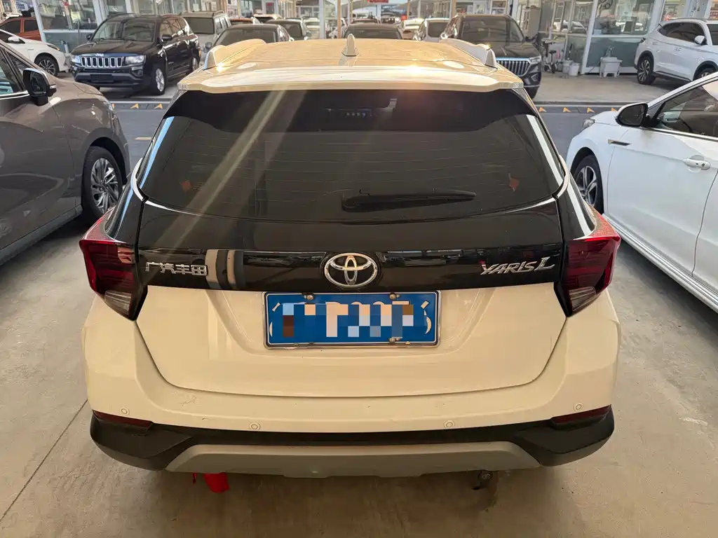 Toyota Yaris L — миниатюра 3