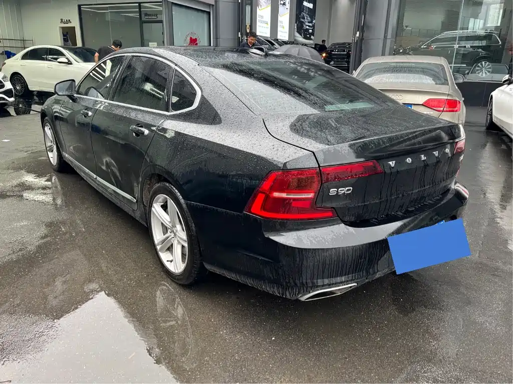 Volvo S90 — миниатюра 10