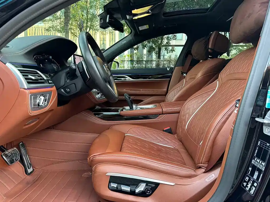 BMW 7 Series — миниатюра 15