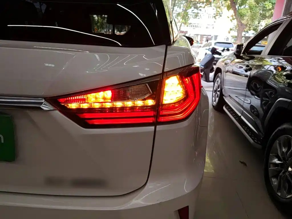 Lexus RX — миниатюра 8