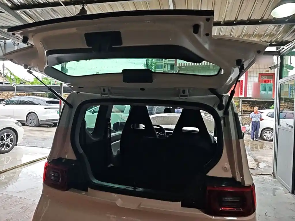 Wuling MINIEV — миниатюра 19