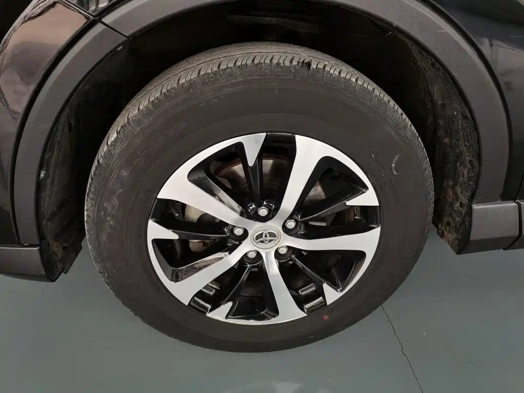 Toyota RAV4 — миниатюра 25