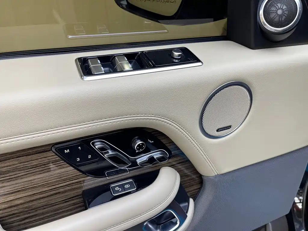 Land Rover Range Rover — миниатюра 16