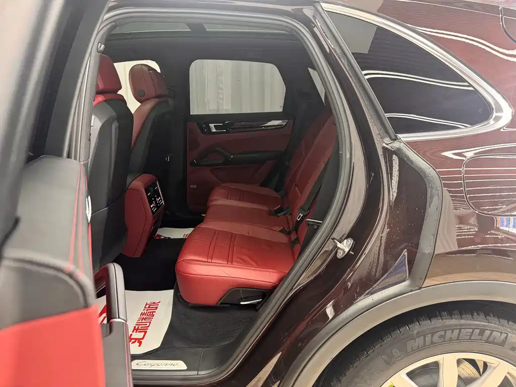 Porsche Cayenne Hybrid — миниатюра 8