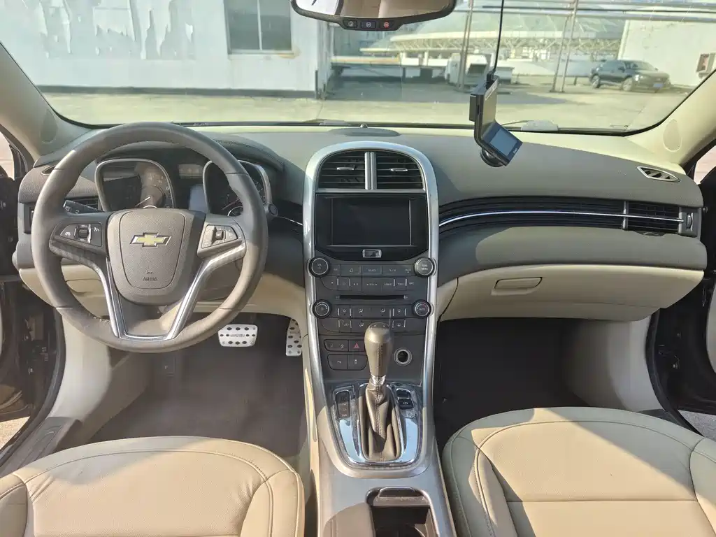 Chevrolet Malibu 2013 2.4L AT Luxury