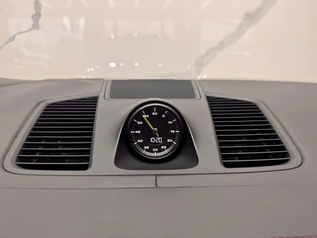 Porsche Cayenne Hybrid — миниатюра 15