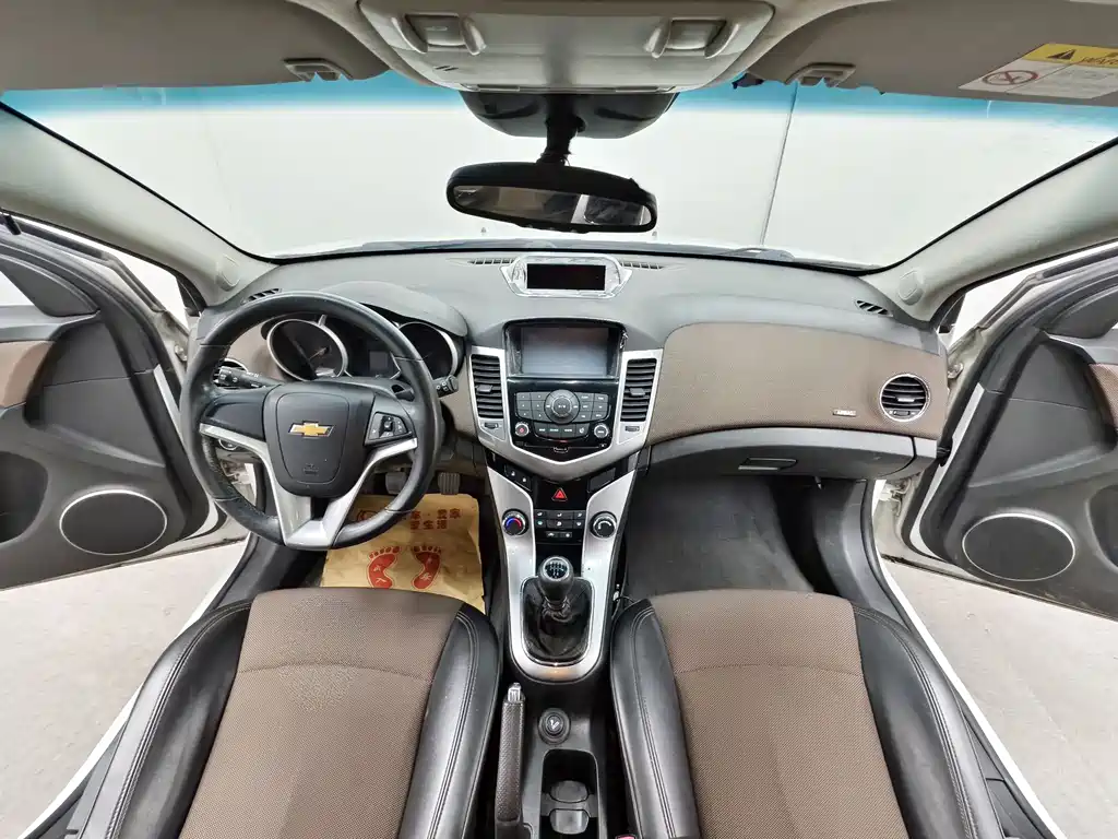 Chevrolet Cruze 2013 1.6L MT Luxury