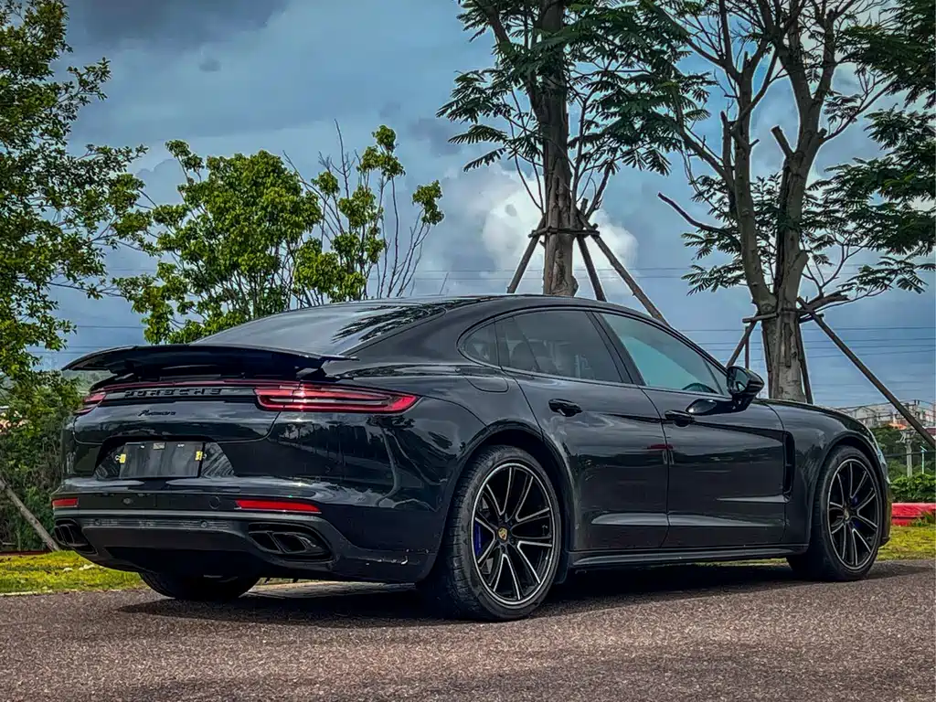 PORSCHE PANAMERA