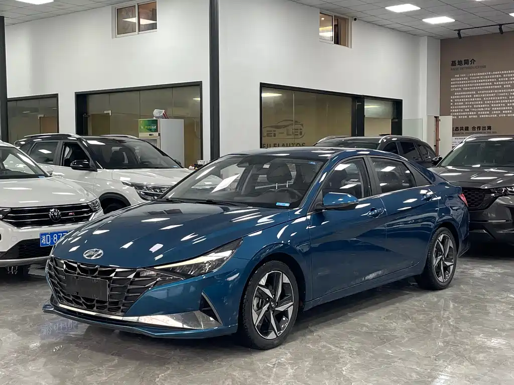 Hyundai Elantra 2022