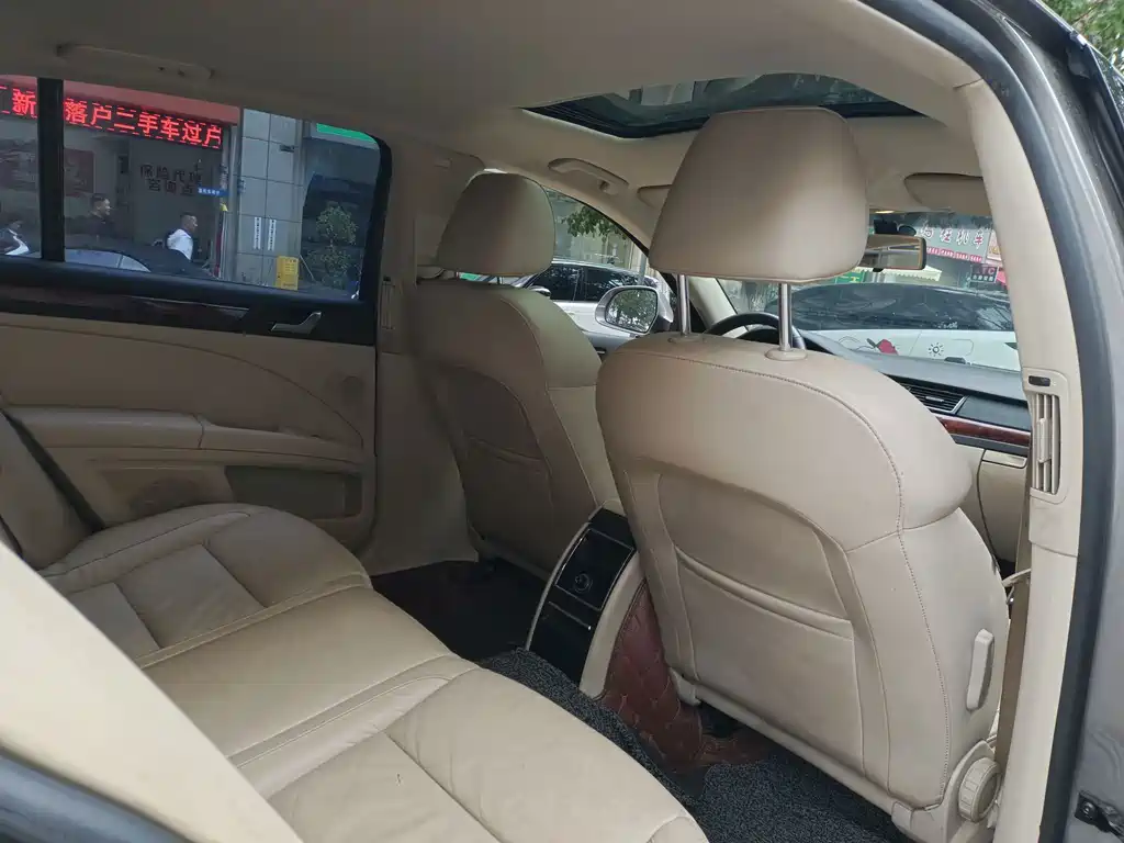 Skoda Superb — миниатюра 8