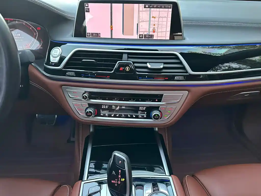 BMW 7 Series — миниатюра 22