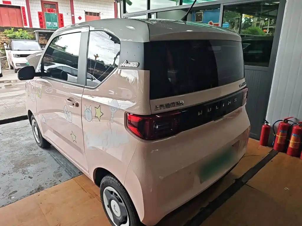 Wuling MINIEV — миниатюра 5