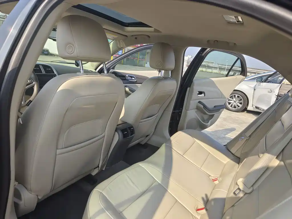 Chevrolet Malibu 2013 2.4L AT Luxury
