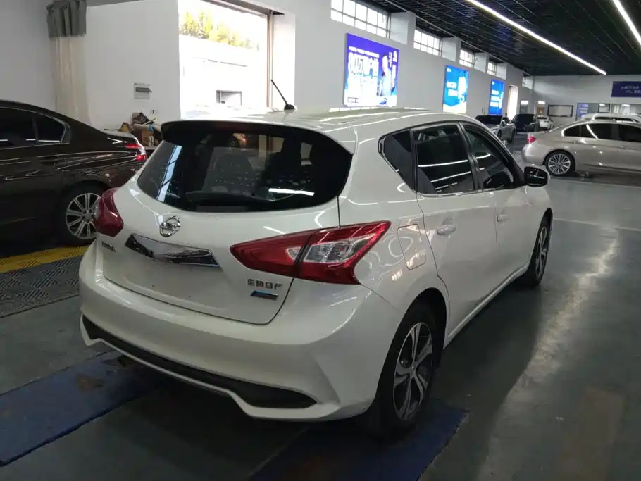 Nissan Tiida — миниатюра 3