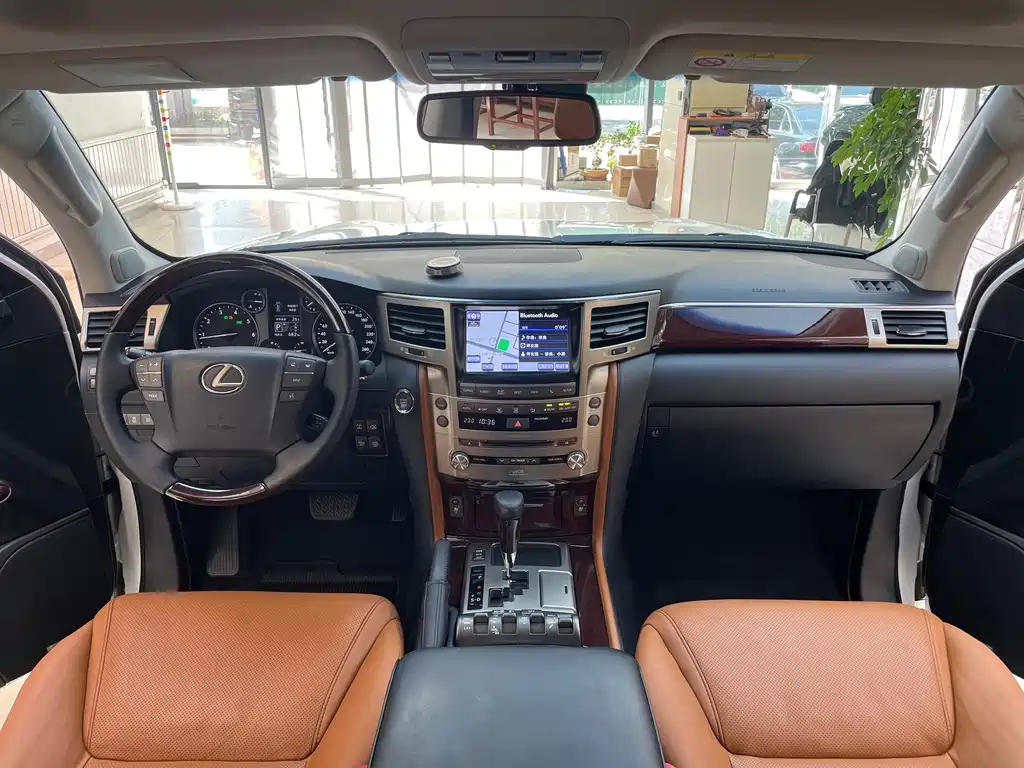 Lexus LX — миниатюра 19