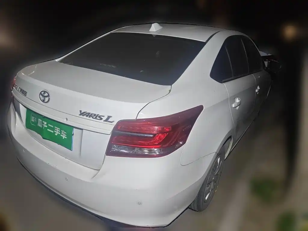 Toyota Yaris L — миниатюра 4