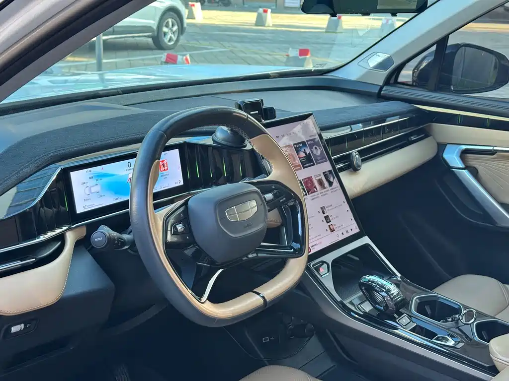 Geely Boyue L — миниатюра 8