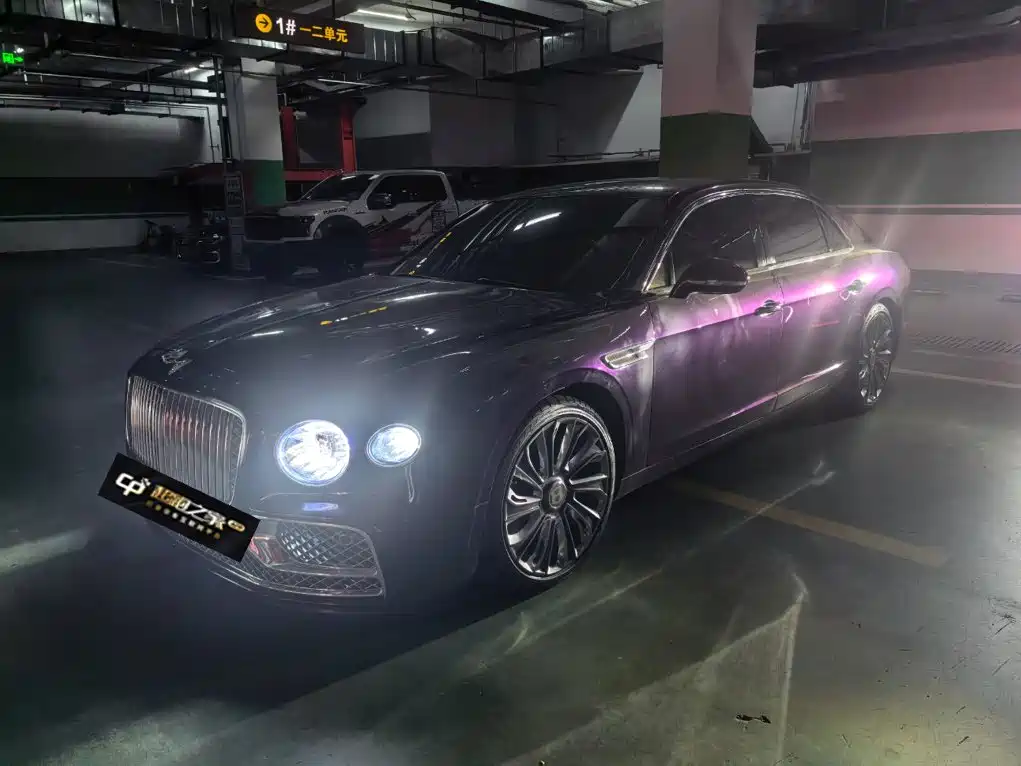Bentley Flying Spur — миниатюра 2