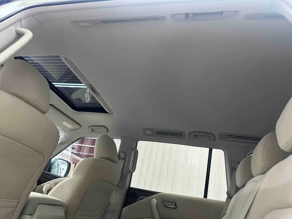 Nissan Patrol — миниатюра 15