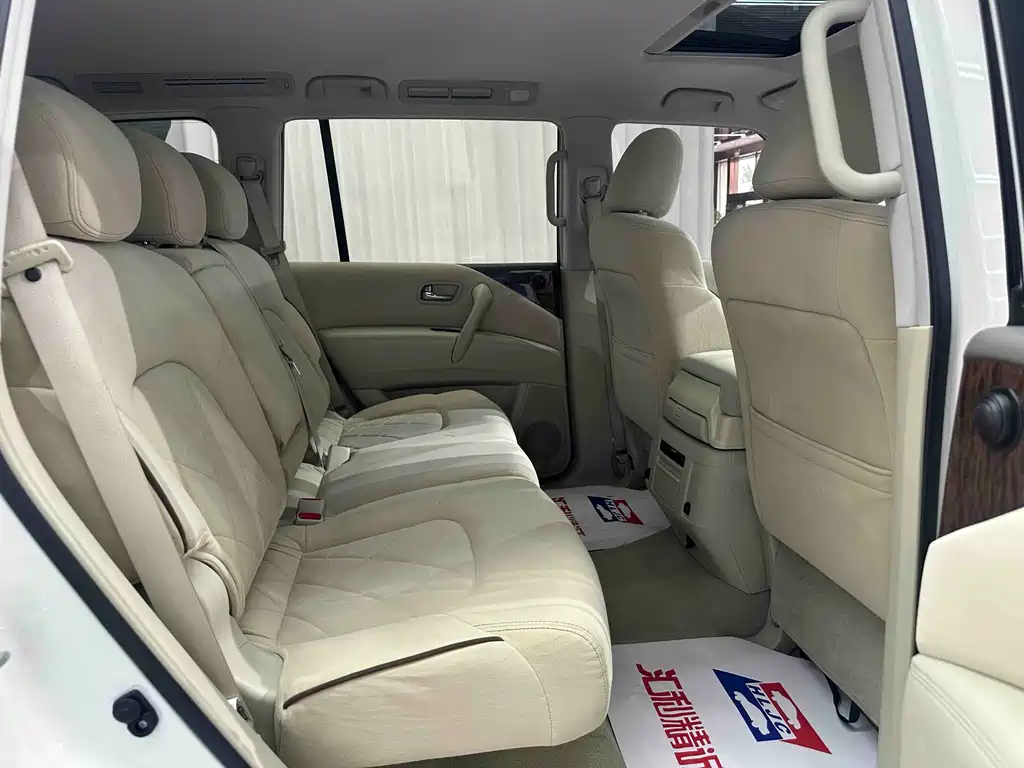 Nissan Patrol — миниатюра 20